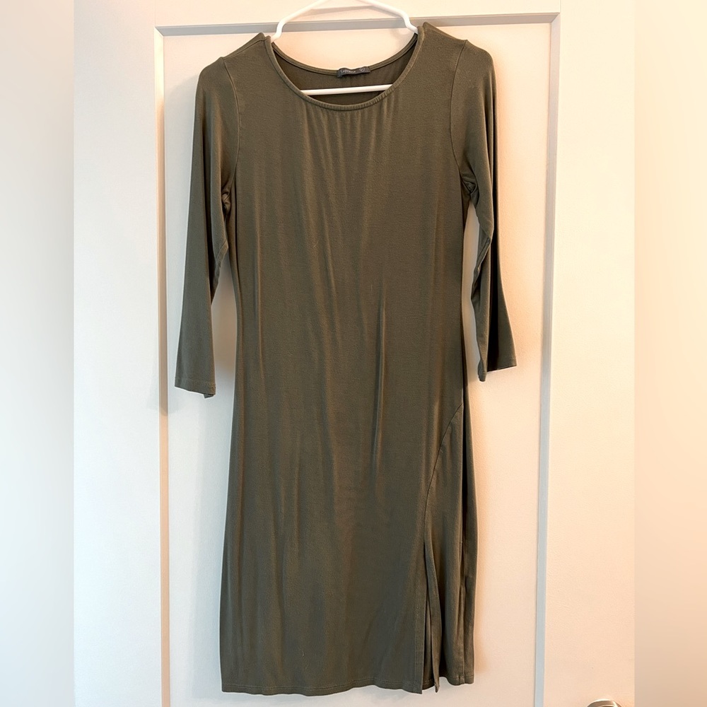 Soprano soft long-sleeve green slit midi dress